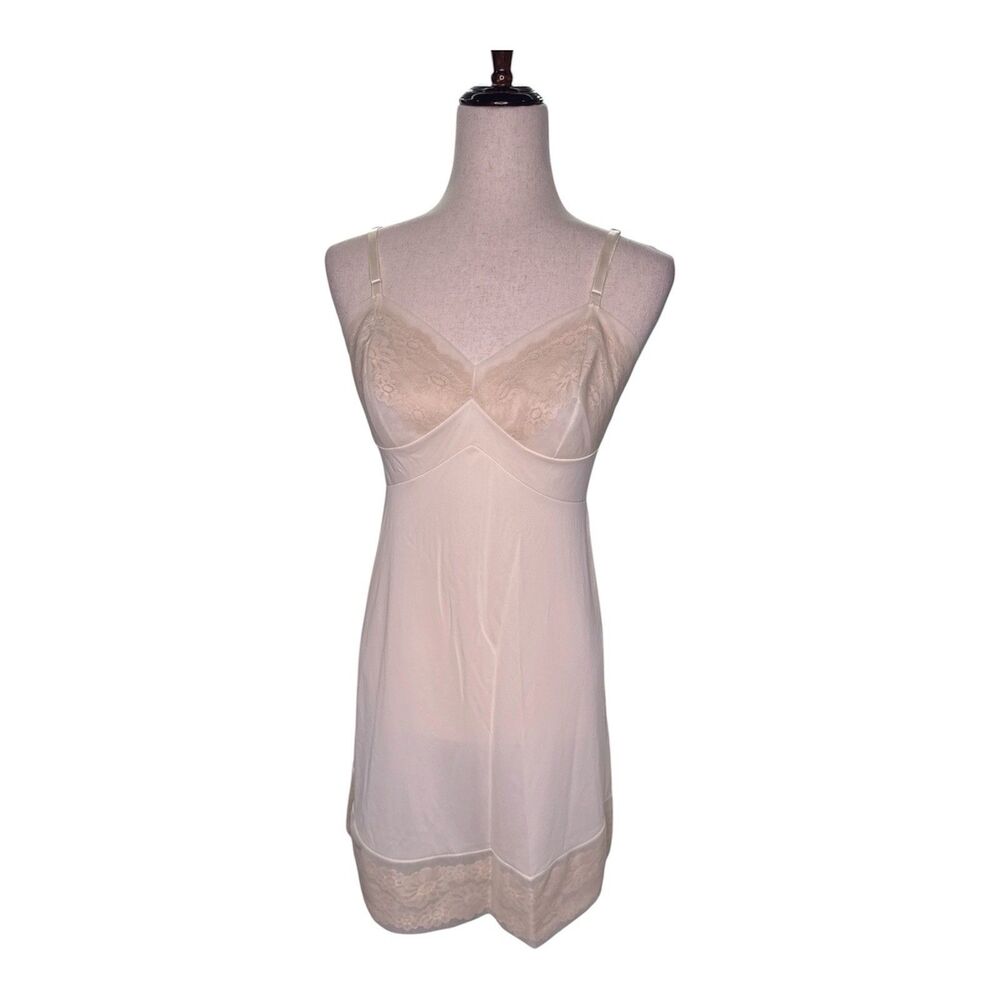 Vanity Fair Ivory Lace Trim Full Slip Nylon Vintage Lingerie Sz 34 Sm Coquette